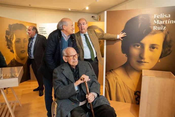 El Colegio de Médicos de Burgos rinde homenaje a Basilio Ordóñez, el colegiado más longevo de la provincia