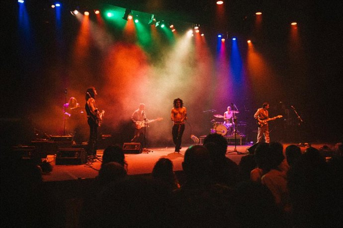 El concierto de presentación de su nuevo trabajo 'Mea Culpa' de la banda malagueña Orina en el Teatro Cánovas ha sido una de las propuestas del Moments Festival, que este sábado 15 de noviembre trae a Quetin Gas & Los Zíngaros a Cochera Cabaret.