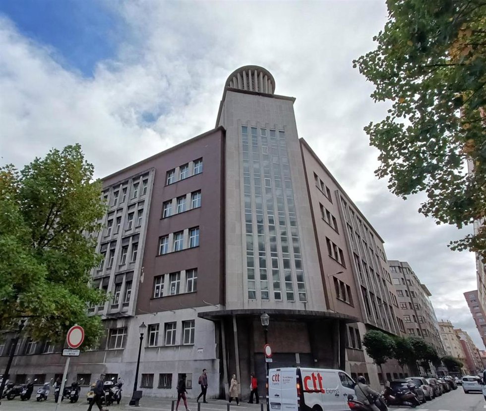 Archivo - Antiguos juzgados de Decano Prendes Pando, en Gijón.