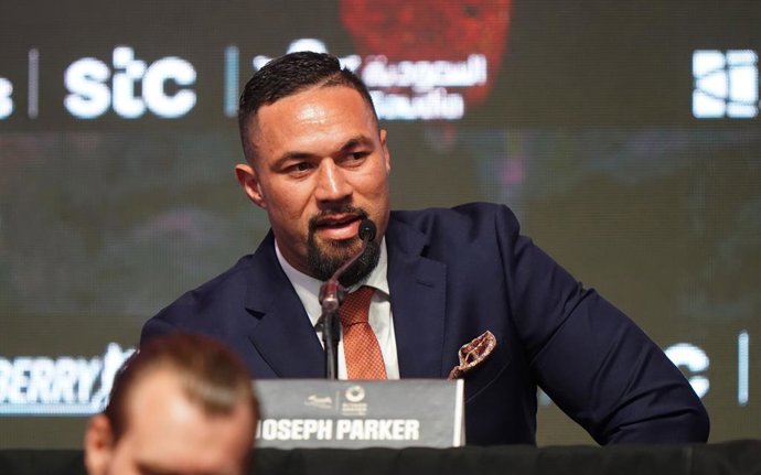 Archivo - 15 November 2023, United Kingdom, London: New Zealand professional boxer Joseph Parker speaks during the Queensberry and Riyadh Season press conference at OVO Arena. Photo: Adam Davy/PA Wire/dpa