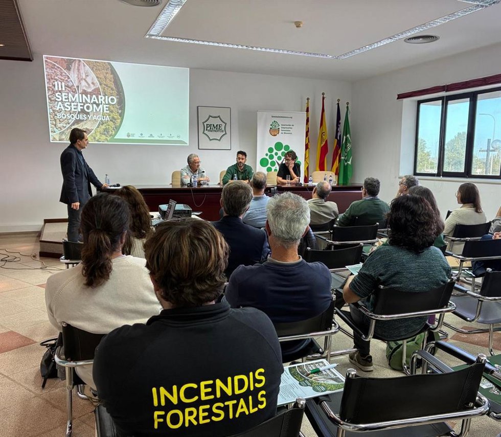 Una de las charlas del III Seminario de Asefome titulado 'Bosques y Agua'.