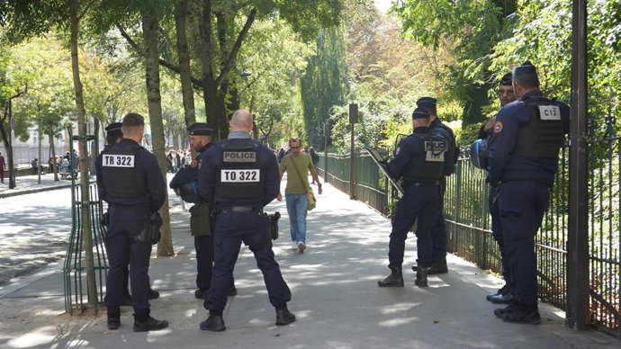 Archivo - Imagen de la Policía francesa en París 