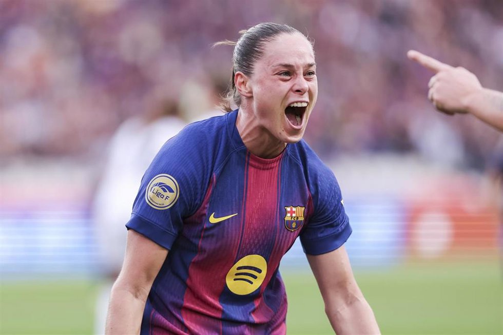 Ewa Pajor celebra uno de sus goles en el FC Barcelona-Real Madrid de la Liga F Moeve 25-26