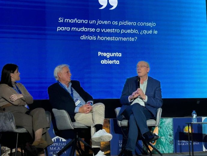 El comisionado del Reto Demográfico, Jesús Alique,  en el V Encuentro Nacional de Pueblos Mágicos de España celebrado en Brihuega.