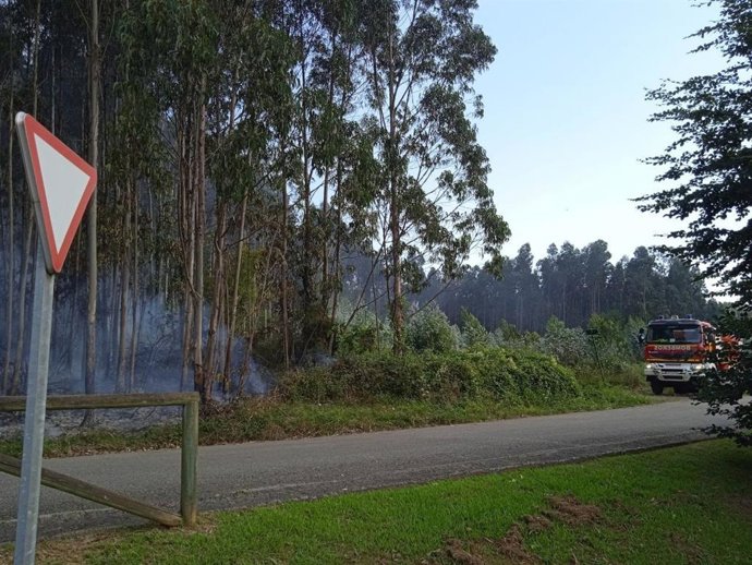 Archivo - Incendio en el Monte Areo, Gijón en una imagen de archivo.