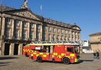 La oposición en Santiago carga contra Sanmartín por bomberos al "límite" en un fuego este sábado y PP pide su dimisión