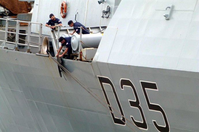 Archivo - October 7, 2020, Odesa, Ukraine: ODESA, UKRAINE - OCTOBER 07, 2020 - Crew members are seen on board of the Dragon guided missile destroyer of the Royal Navy of the Great Britain at the Odesa Sea Port, Odesa, southern Ukraine.