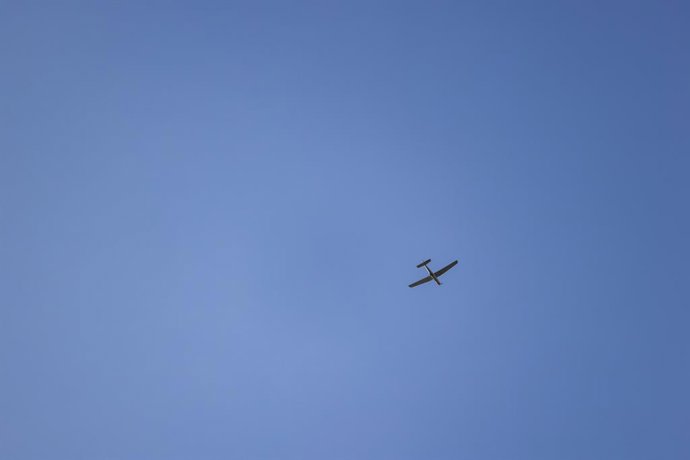 UCRÂNIA, REGIÃO DE KHARKOV - 28 DE OUTUBRO DE 2025: Os drones de reconhecimento Orlan-10 estão em serviço de combate com o Grupo Ocidental das Forças Russas