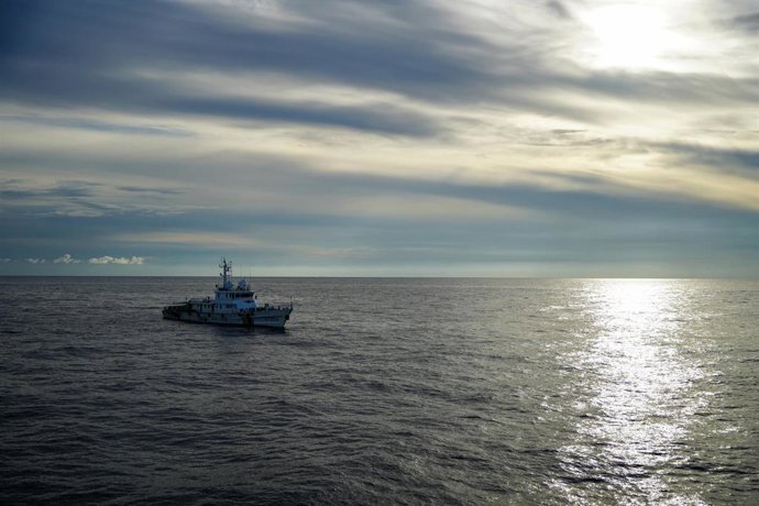 Archivo - La Guardia Costera china en el mar de China Meridional (archivo)