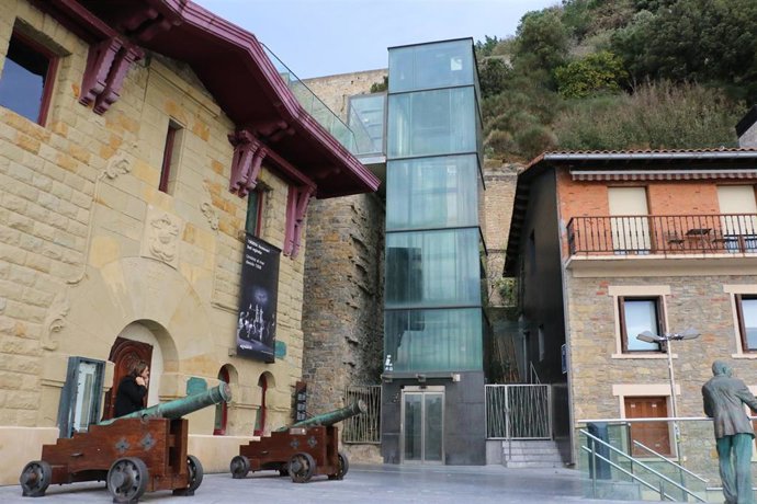 Ascensor del aquarium.