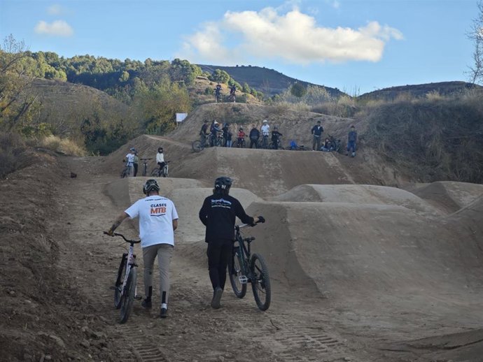 Nalda suma nuevas pistas de saltos en su 'Skills Park'.