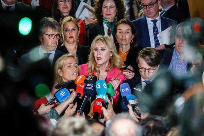 Archivo - Arquivo - A ministra regional de Economia, Finanças e Fundos Europeus da Andaluzia, Carolina España, depois de sair de uma reunião do CPFF com o resto das comunidades do PP. (Foto de arquivo de 26 de fevereiro de 2025).