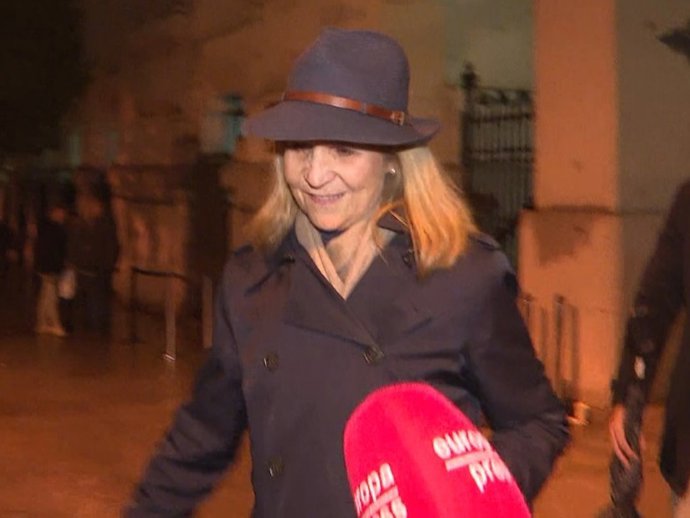 La Infanta Elena en el Rastrillo de Nuevo Futuro de Madrid.