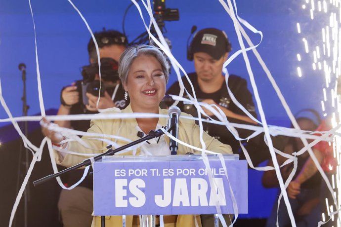 Valparaiso, 13 de noviembre 2025 La candidata Jeannette Jara en el cierre de su campana a la presidencia en un acto realizado en plaza Sotomayor Sebastian Cisternas/Aton Chile