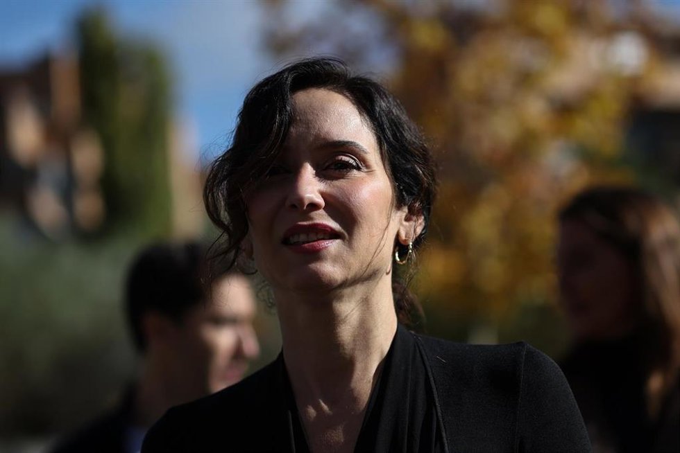 La presidenta de la Comunidad de Madrid, Isabel Díaz Ayuso, participa en la I convención ideológica de NNGG de Madrid, en Las Rozas, a 15 de noviembre de 2025, en Las Rozas, Madrid (España). Nuevas Generaciones del PP de Madrid celebran su primera conve