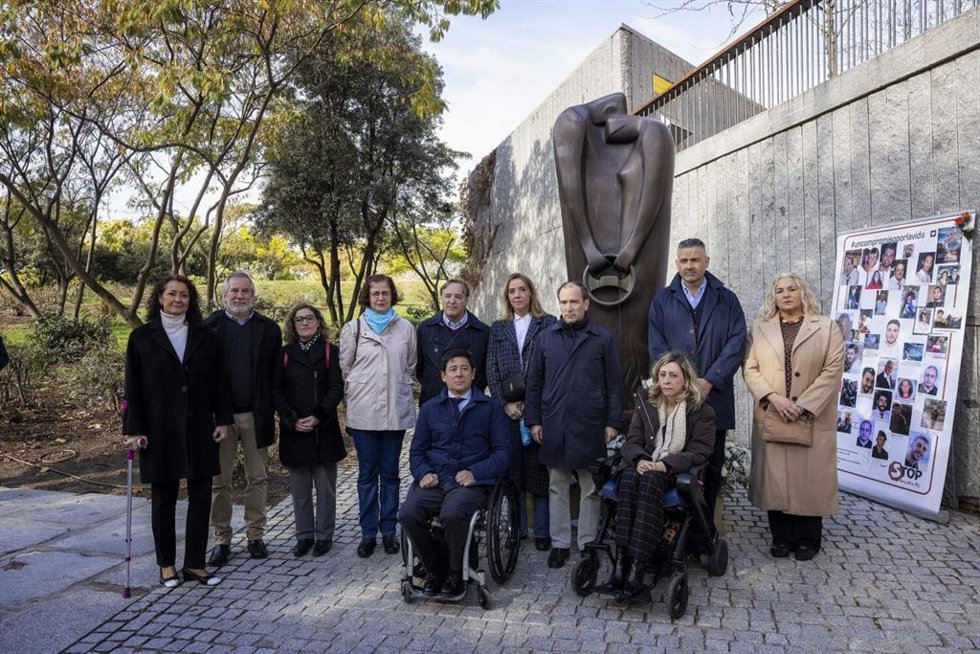 Homenaje a las víctimas de los accidentes de tráfico.