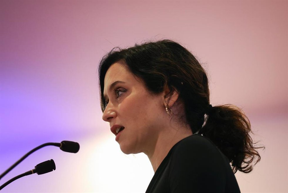 La presidenta de la Comunidad de Madrid, Isabel Díaz Ayuso, participa en la I convención ideológica de NNGG de Madrid, en Las Rozas, a 15 de noviembre de 2025, en Las Rozas, Madrid (España). Nuevas Generaciones del PP de Madrid celebran su primera conve