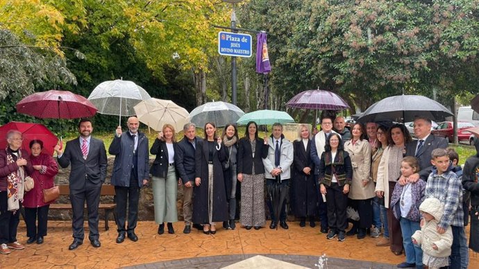Jaén inaugura la Plaza de Jesús Divino Maestro, en reconocimiento al vínculo entre el colegio y el barrio