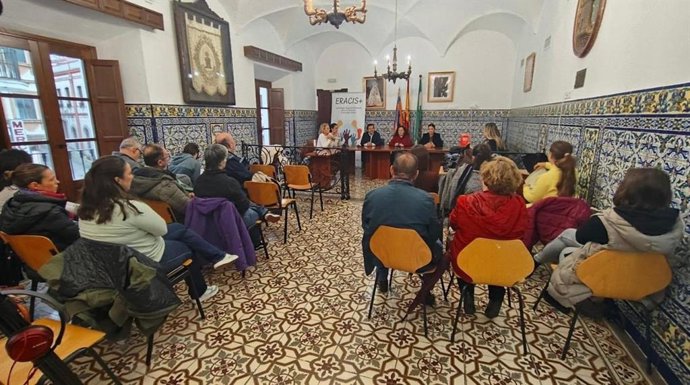 Comisión Local de Impulso Comunitario (CLIC), de Cortegana junto con el Ayuntamiento del municipio para analizar los avances del Plan Local de Intervención en Zonas Desfavorecidas llevados a cabo en esta anualidad 2025.