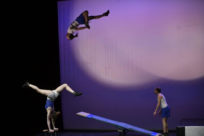 Archivo - 'En La Cuerda Floja' Propone Una Tarde De Circo En El Palacio De Festivales De La Mano Del Clown Lolo Fernández