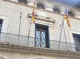 Archivo - Fachada del Ayuntamiento de Alaró.