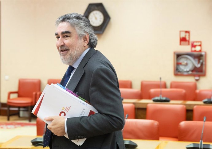 El presidente del Consejo Superior de Deportes, José Manuel Rodríguez Uribes, comparece ante la Comisión de Educación, Formación Profesional y Deportes, en el Congreso de los Diputados, a 11 de noviembre de 2025, en Madrid (España). Uribes comparece para 