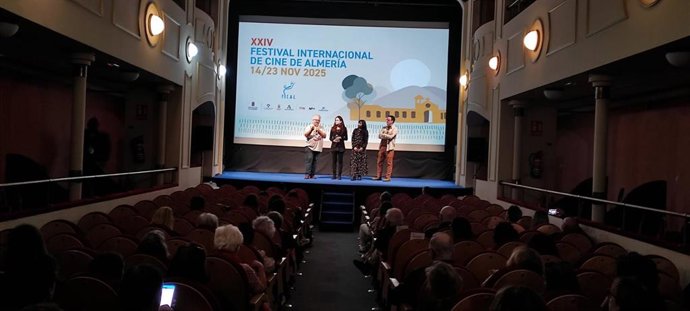 Proyección de la película 'La memoria de las mariposas' en el Teatro Apolo de Almería.