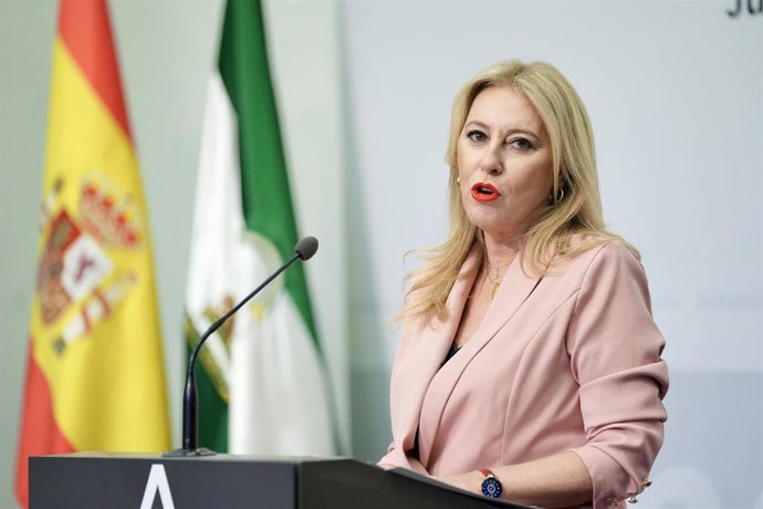 La consejera de Economía, Hacienda, Fondos Europeos y Diálogo Social de la Junta de Andalucía y portavoz del Gobierno, Carolina España