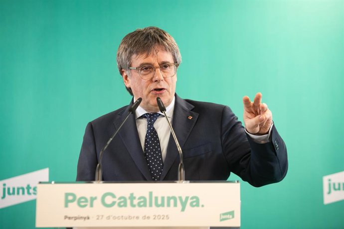 El presidente de Junts, Carles Puigdemont, durante una rueda de prensa, en el espacio Les 5 Éléments, a 27 de octubre de 2025, en Perpignan (Francia). La ejecutiva de Junts, con Puigdemont al frente, ha acordado por unanimidad romper con el PSOE. La decis