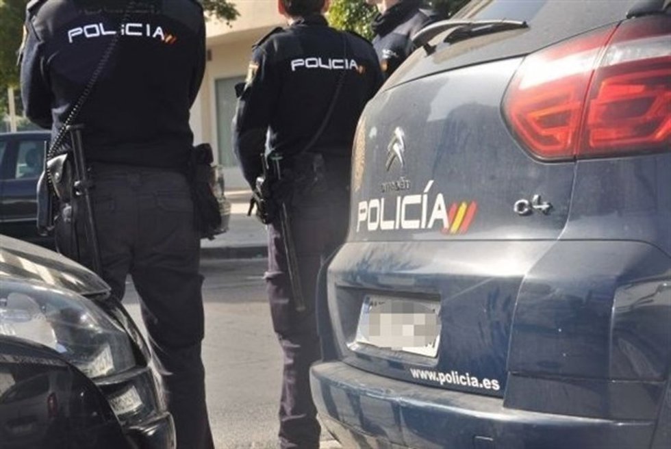 Archivo - Agentes de la Policía Nacional