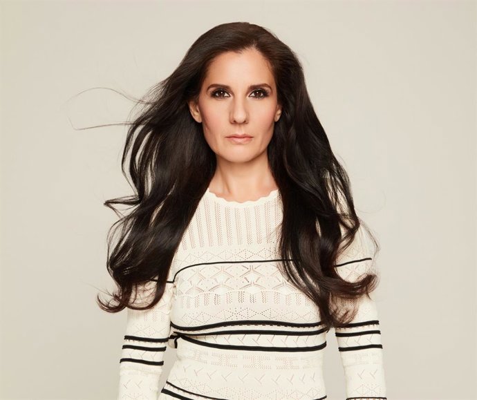 Archivo - Diana Navarro, protagonista del encendido de luces en intu Xanadú