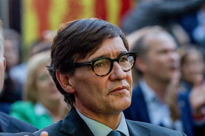 Archivo - El presidente de la Generalitat, Salvador Illa, durante la celebración de la Diada Nacional de Cataluña, en los jardines de la Delegación del Govern de la Generalitat de Cataluña, a 17 de septiembre de 2025, en Madrid (España).
