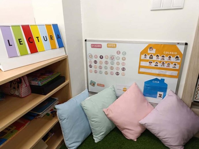 El programa Viaje con las letras pretende acercar la literatura a los jóvenes y a las personas adultas.