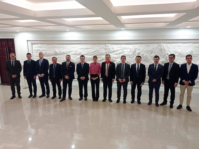 La presidenta de Navarra, María Chivite, en uno de los encuentros que ha mantenido en China dentro de su viaje para intensificar el intercambio empresarial con este país.