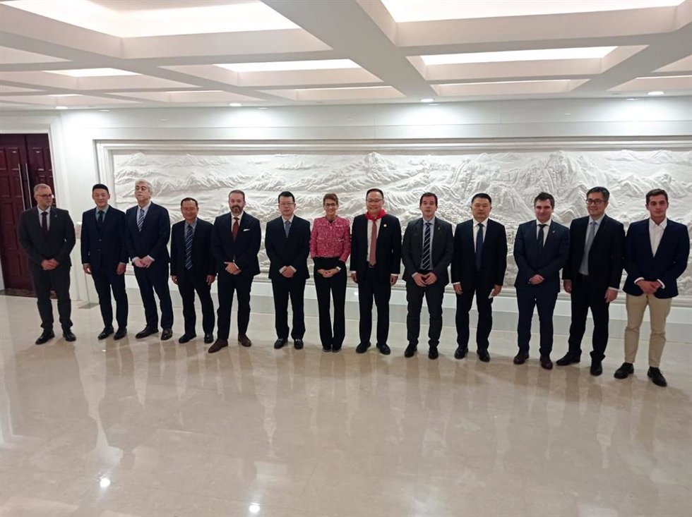 La presidenta de Navarra, María Chivite, en uno de los encuentros que ha mantenido en China dentro de su viaje para intensificar el intercambio empresarial con este país.