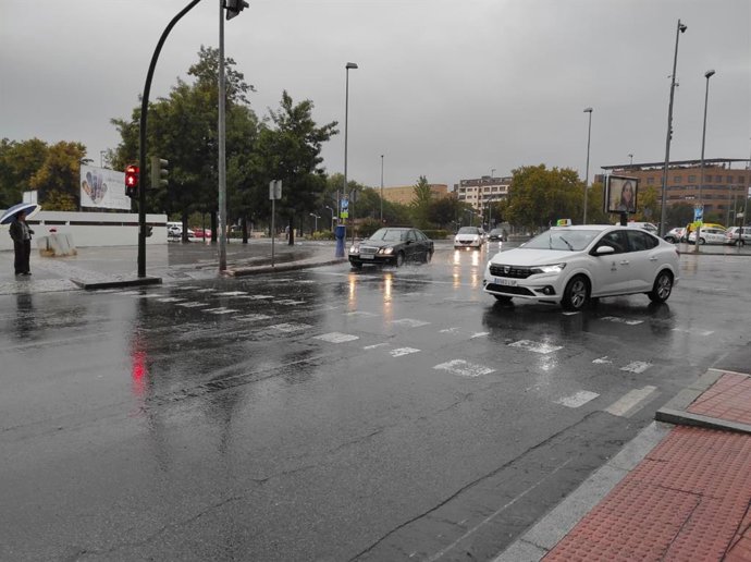 Tráfico en un día de lluvia en Córdoba.