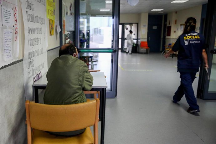 Archivo - Entrada del centro Pinar de San José, uno de los centros habilitados por el SAMUR Social para la Campaña del Frío 2020.