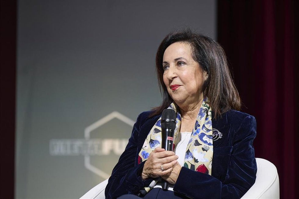 La ministra de Defensa, Margarita Robles, durante el foro Metafuturo 2025, en el Ateneo de Madrid, a 17 de noviembre de 2025, en Madrid (España).