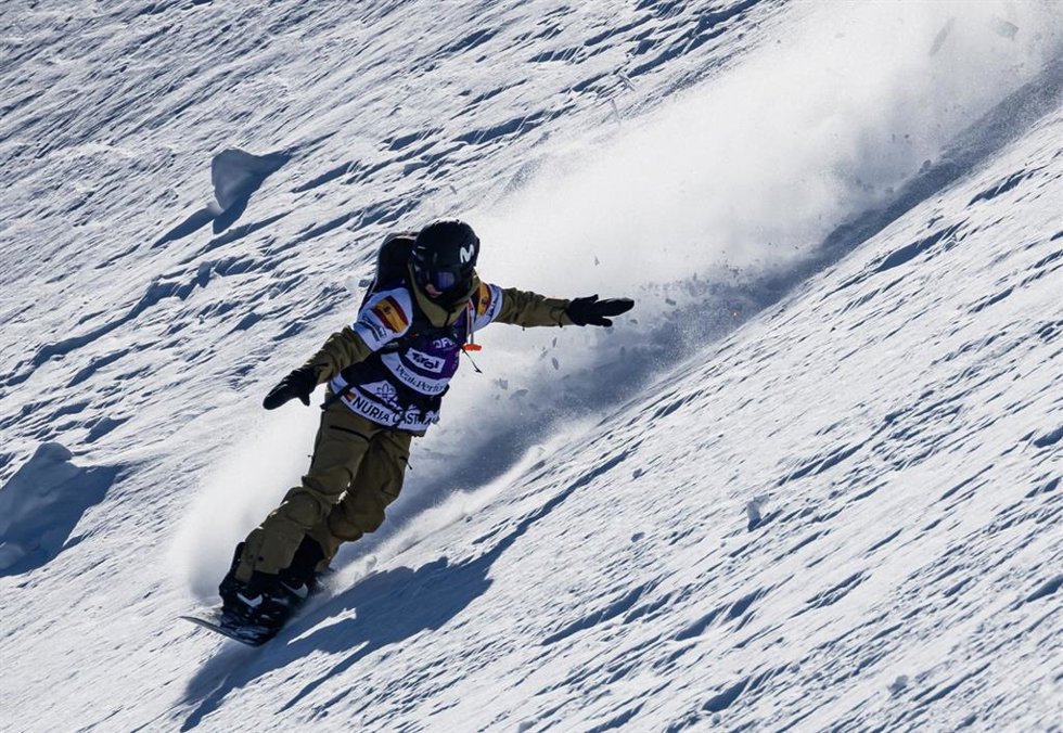 Archivo - Núria Castán, durante una prueba del Freeride World Tour 2024/25