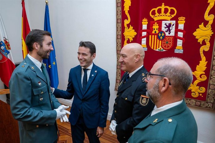 Casares ensalza la seguridad como "parte indispensable" de las cinco décadas de democracia en España