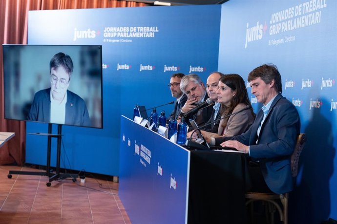 Archivo - El diputat de Junts al Parlament, Albert Batet; el secretari general de Junts, Jordi Turull, i la portaveu del grup parlamentari a la cambra catalana, Mònica Sales