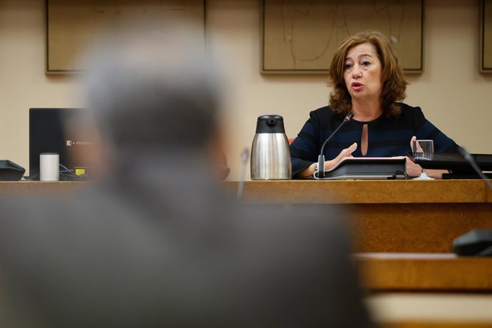 A Presidente do Congresso, Francina Armengol, durante a conferência "Contribuições da sociedade civil para um Pacto de Estado para enfrentar a emergência climática", no Congresso dos Deputados, em 4 de novembro de 2025, em Madri (Espanha). A conferência r