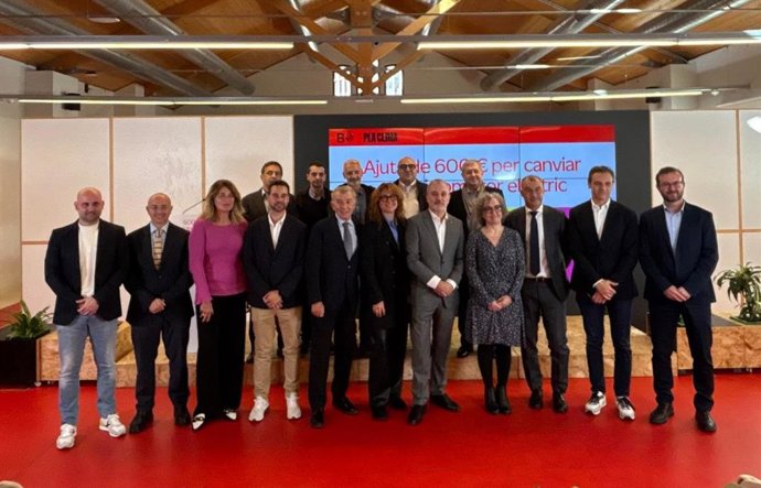 Collboni en la presentación de la medida este lunes en el recinto Ca l'Alier de Barcelona