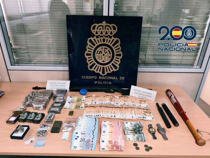 Droga, dinero y otros efectos incautados