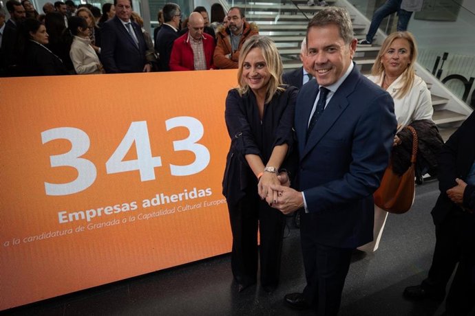 La alcaldesa de Granada, Marifrán Carazo, y el presidente de la CGE, Gerardo Cuerva