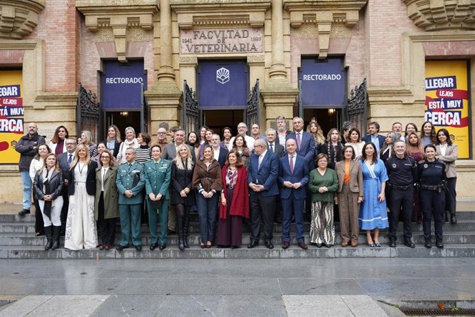 Foto de familia en la clausura de 'Inspira. Arte para la vida'.