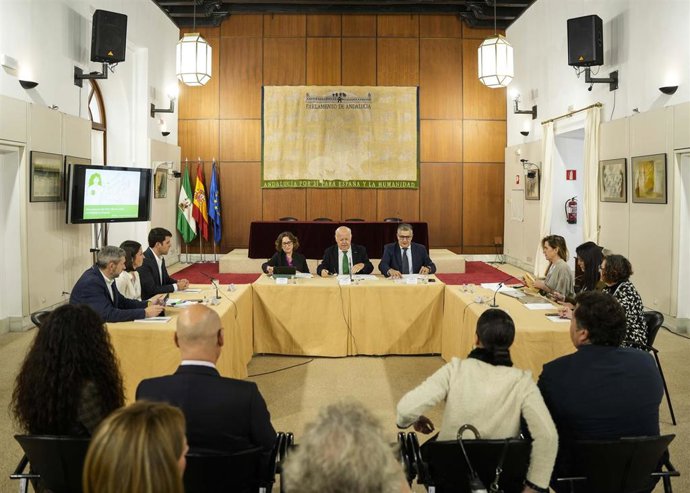 El presidente del Parlamento de Andalucía, Jesús Aguirre, en la presentación de la guía sobre la diabetes en España.