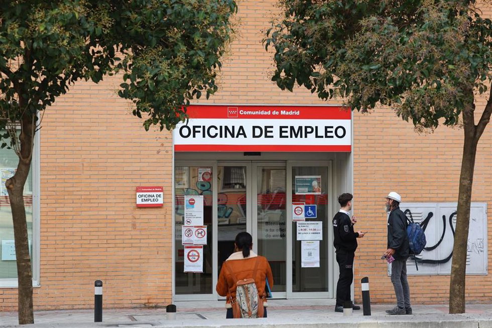Archivo - Exterior de una oficina del SEPE.