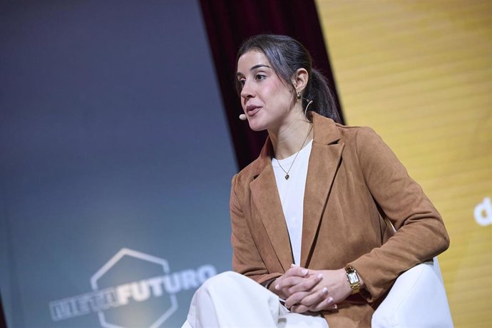 La jugadora profesional de bádminton Carolina Marin, durante el foro Metafuturo 2025, en el Ateneo de Madrid, a 17 de noviembre de 2025, en Madrid (España). 