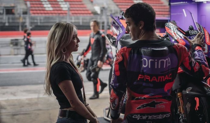 Óscar Casas y Ana Mena, amor a toda velocidad en el tráiler de Ídolos